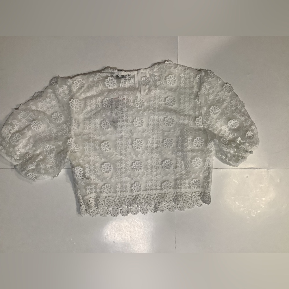 Forever 21 Floral Lace White Blouse - Picture 2 of 8